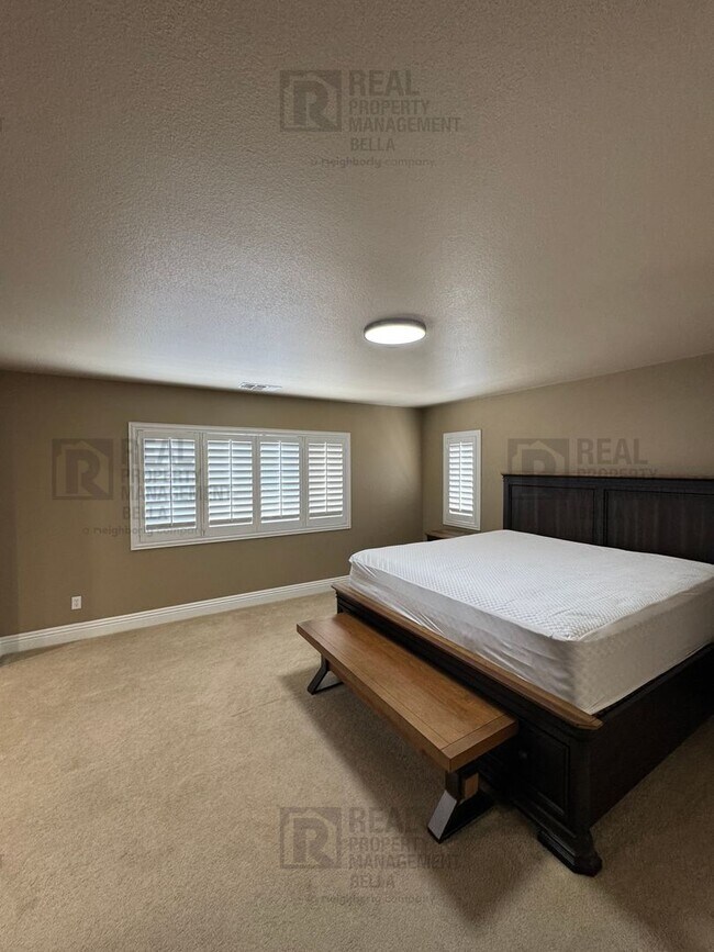 Building Photo - Spacious Murrieta Home with Pool, Spa, Firepit & Backyard Entertaining