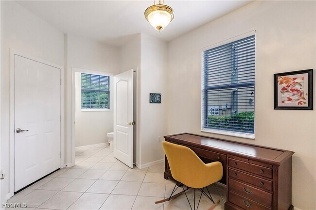 Building Photo - 3100 Cottonwood Bend