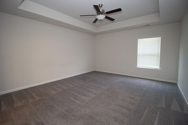 Building Photo - Gorgeous 3 Bedroom, 2 Bath - Available Mid...