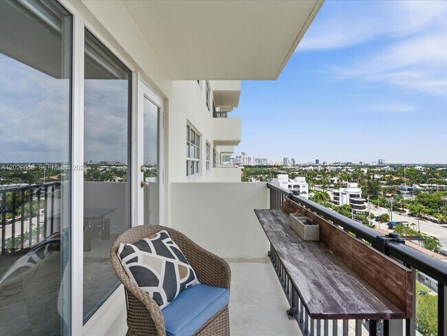 Building Photo - 340 Sunset Dr