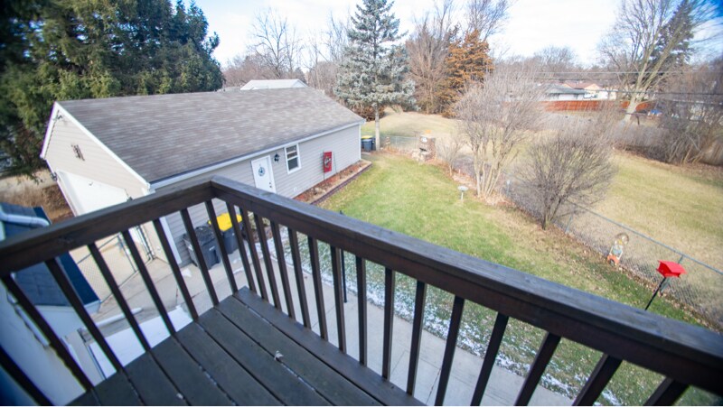 Building Photo - 1402 Summit Ave