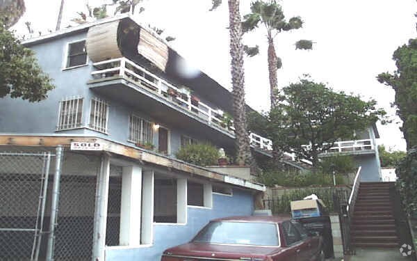 Building Photo - 804 Maltman Ave