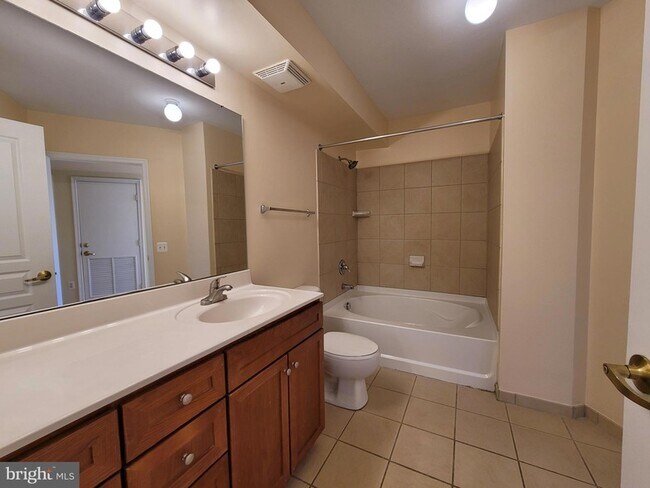 Building Photo - 631 D St NW