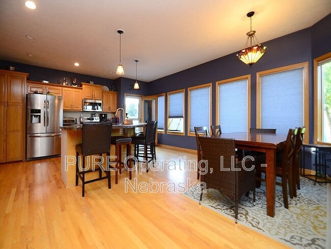 Building Photo - 2003 Crest Ridge Dr