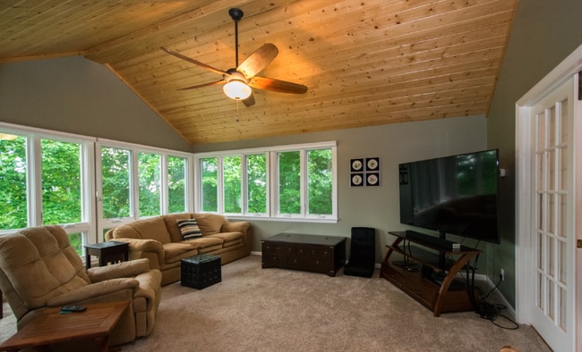 Building Photo - 4 Bedroom 3 Bathroom Home Furnished home