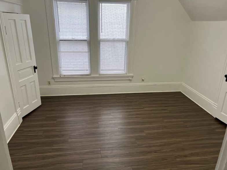 Building Photo - 1111 S 7th St