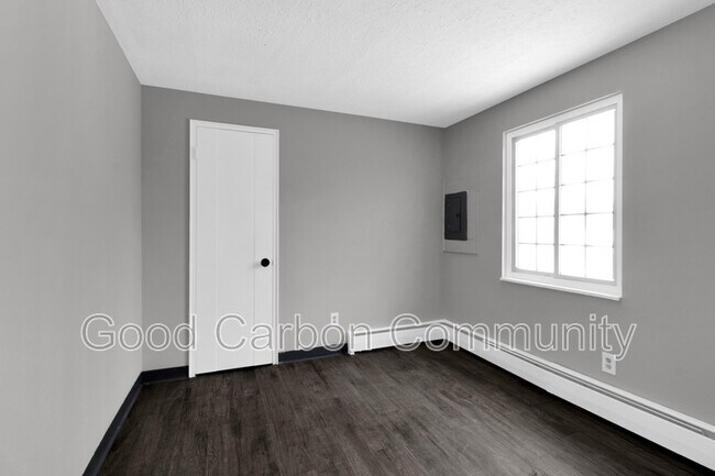 Building Photo - 321 Beattie Ave