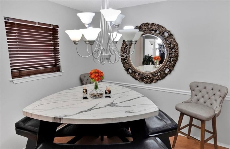 Building Photo - 2411 Huntingdon, 2411