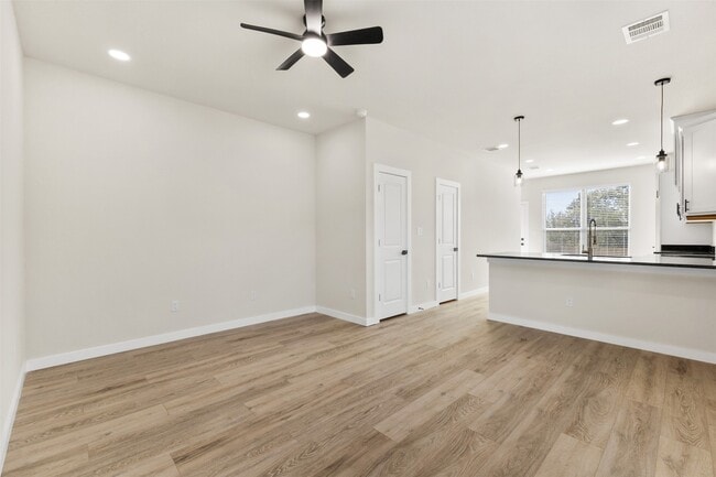 Building Photo - 1504 Clay St