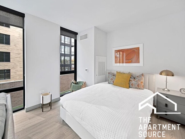 Building Photo - 2155 N Elston Ave