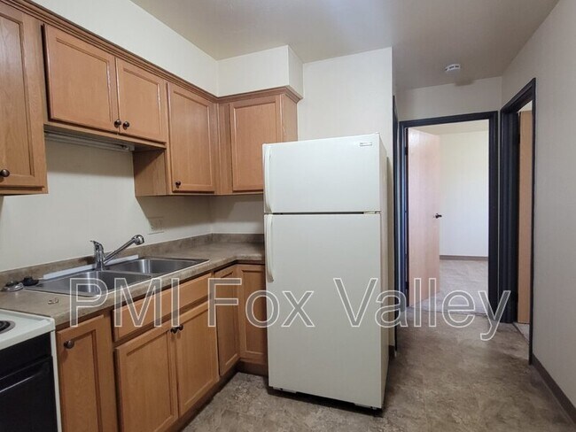 Building Photo - 104 Sycamore Dr