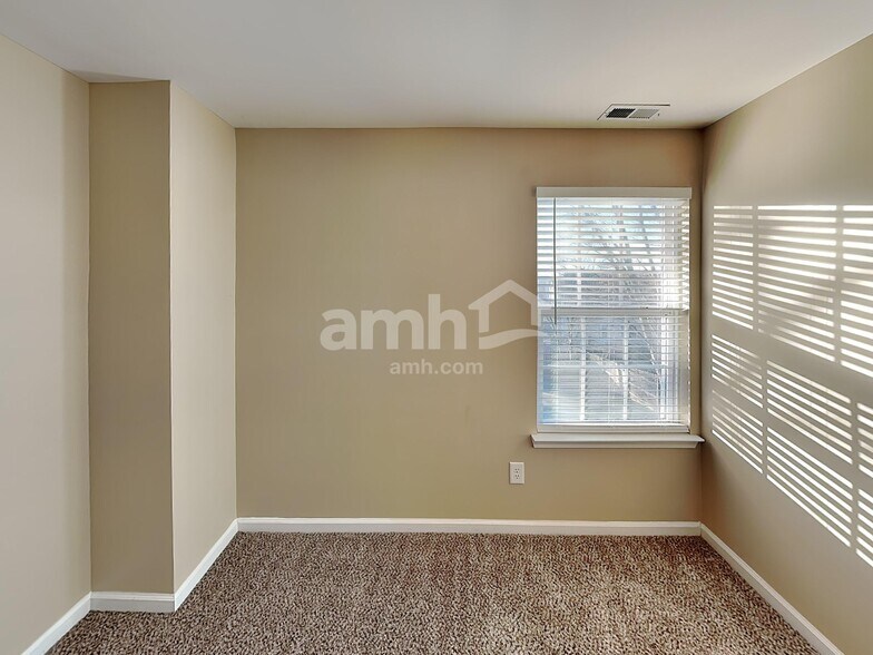 Building Photo - 1620 Harrison Way