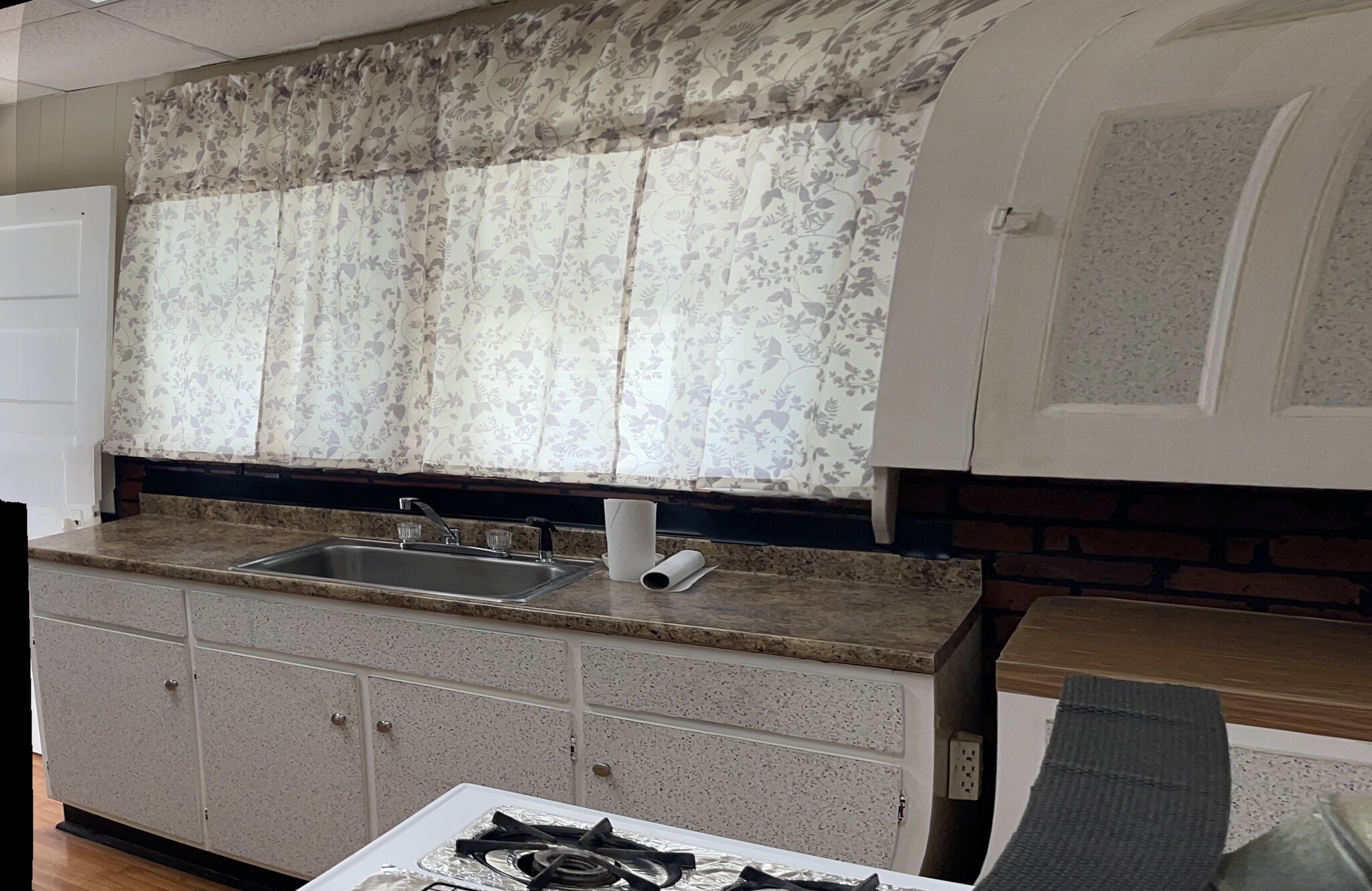 Building Photo - 21 Allen Avenue