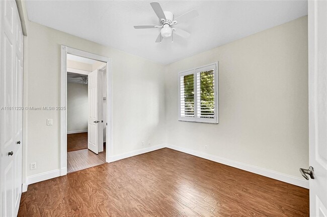 Building Photo - 512 NW 120th Dr