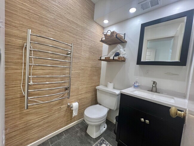 Building Photo - 2361 Hunters Square Ct