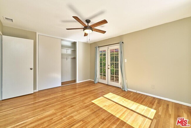 Building Photo - 429 S Orange Dr