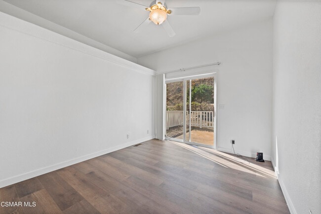Building Photo - 1057 E La Loma Ave