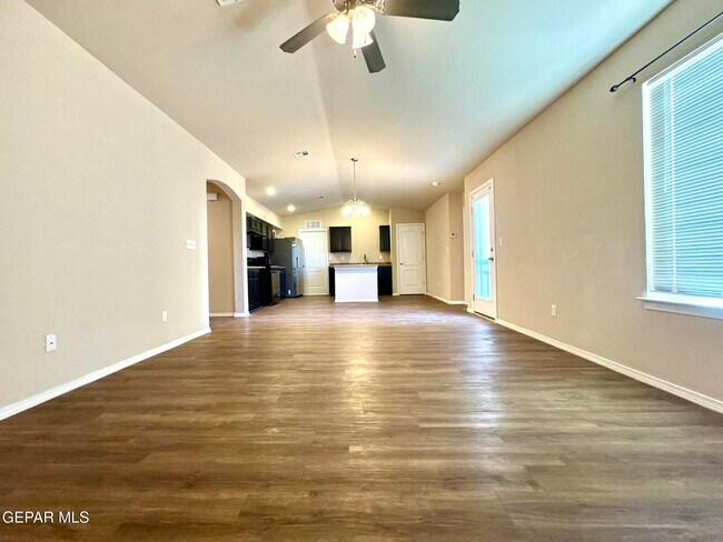 Building Photo - 1013 Villa Seca Dr