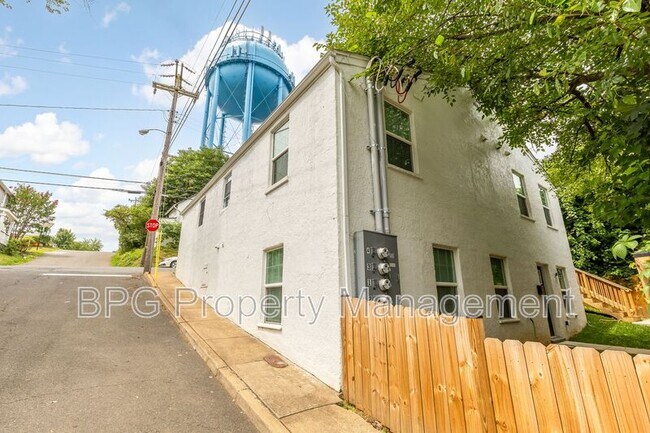 Building Photo - 79 Horner St