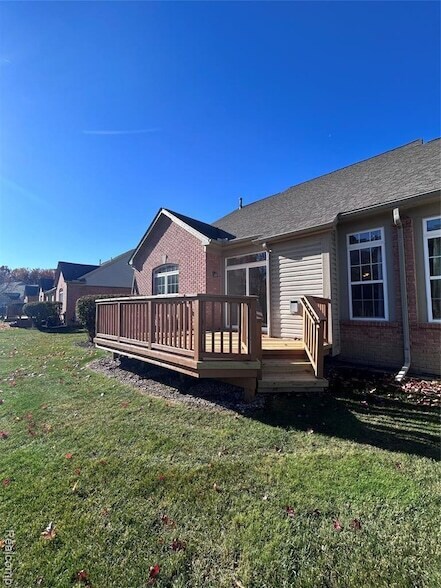 Building Photo - 551 Cherry Grove Rd