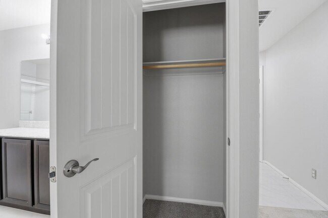 Building Photo - SW!!! Casita!!!! Single Story!!! 4 Bedrooms!!! Gated!!! End or Cut De Sac!!! Community green area...