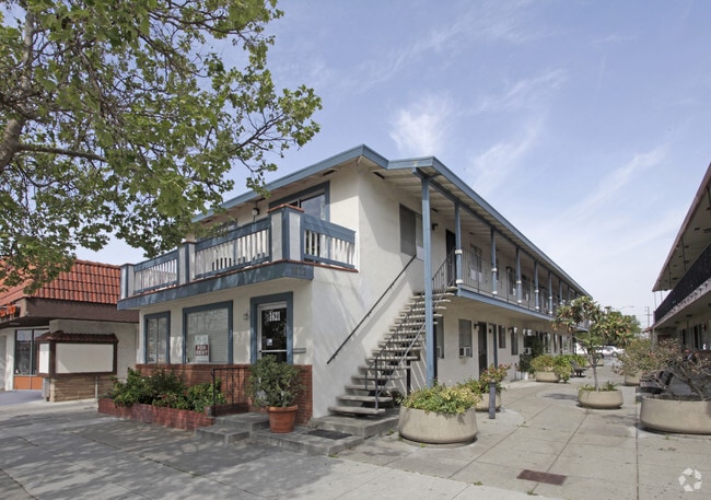 Primary Photo - 1621 Alum Rock Ave