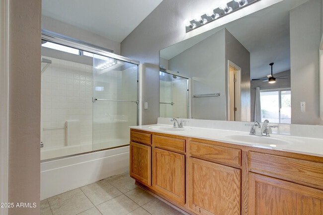 Building Photo - 4402 E Creosote Dr