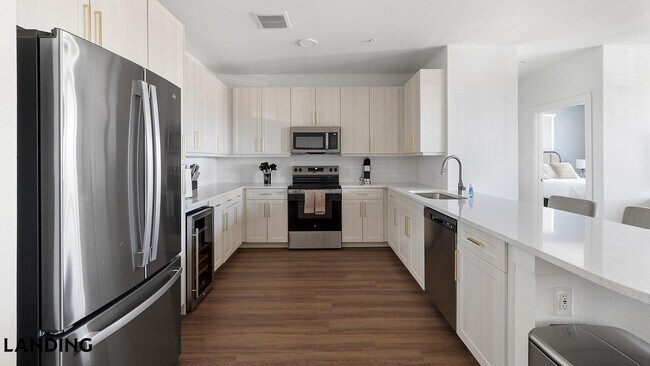 Building Photo - 108 N US Hwy 377