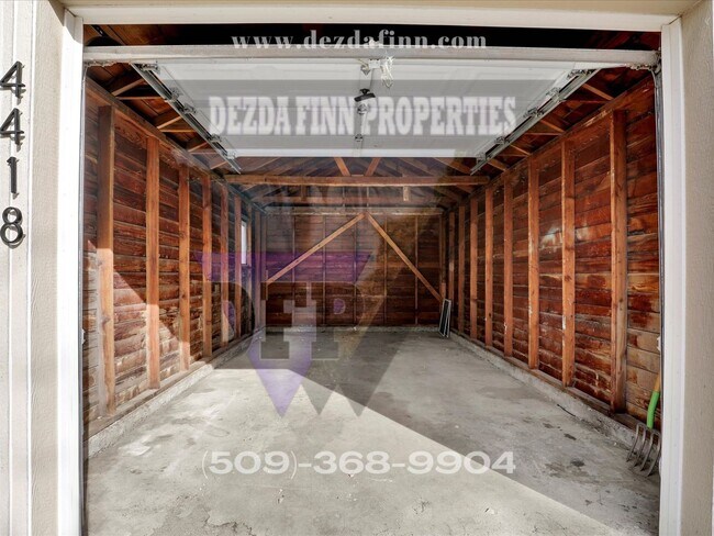 Building Photo - Newly Renovated Shadle Park Charmer Availa...