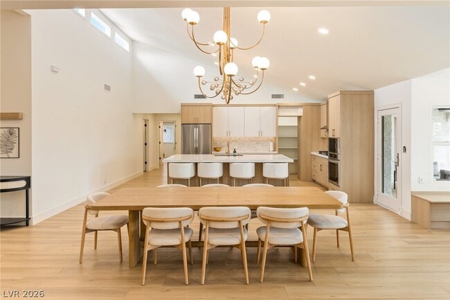 Building Photo - 4045 W Mardon Ave