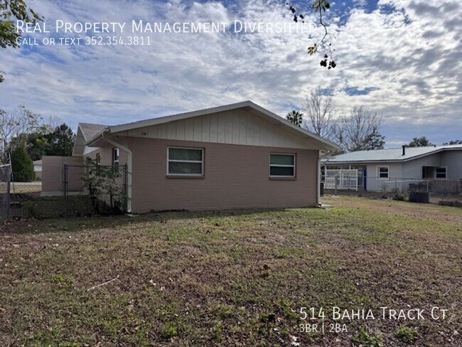 Building Photo - 514 B Track Ct