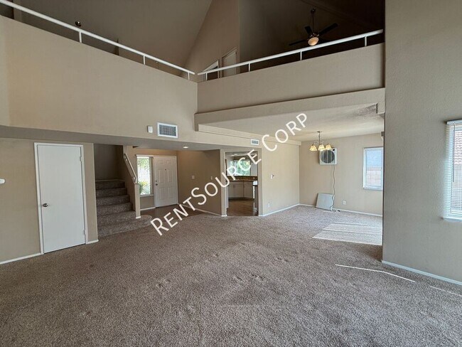 Building Photo - 40270 Homeridge Dr