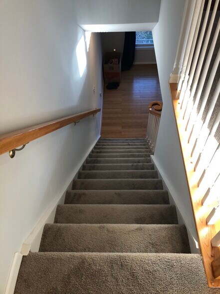 Building Photo - 68 Baltusrol Dr