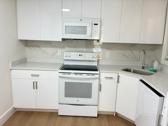 Building Photo - 3460 NW 47th Ave