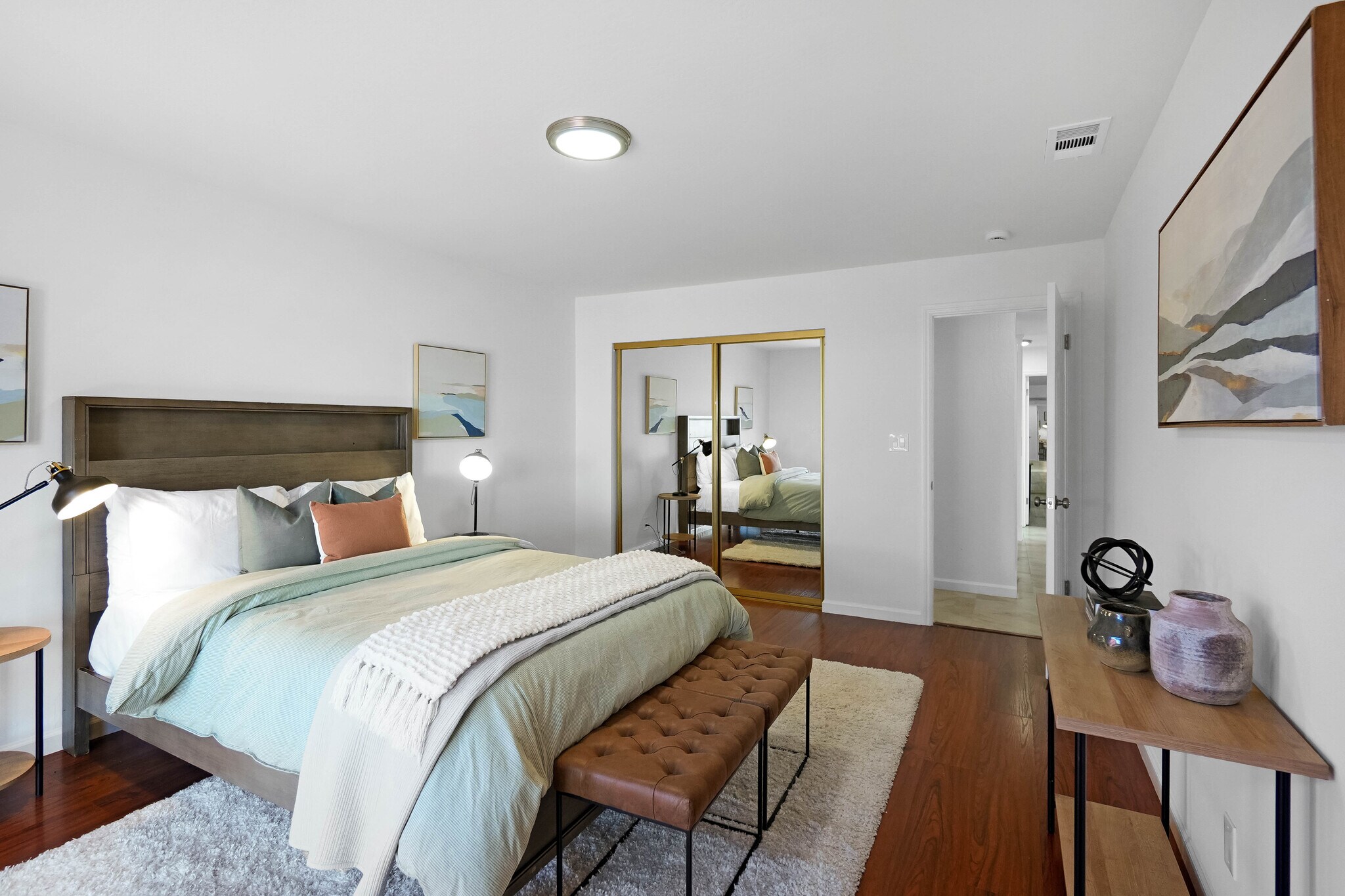 Building Photo - 584 Hillside Blvd