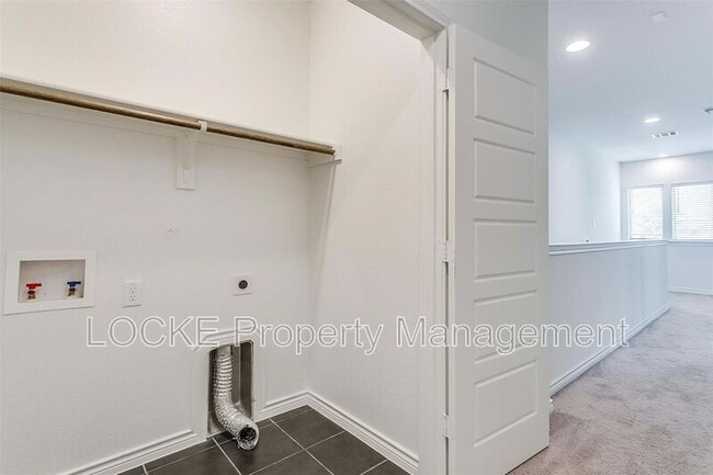 Building Photo - 205 Athenia Dr