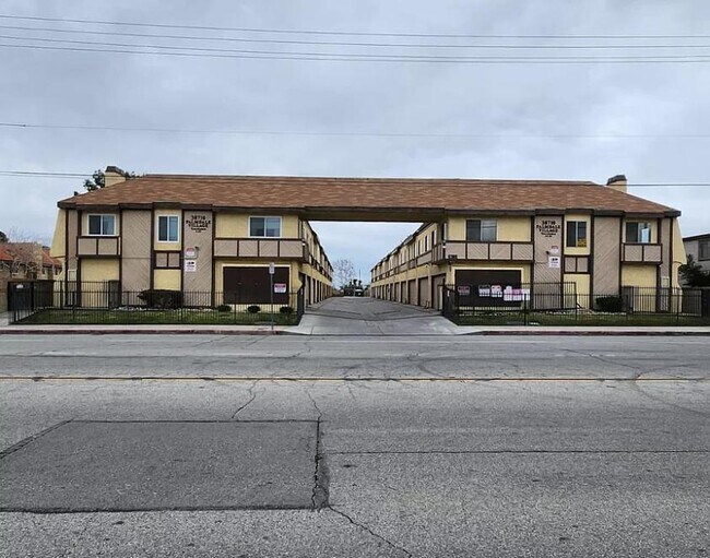 Building Photo - 38710 10th St E