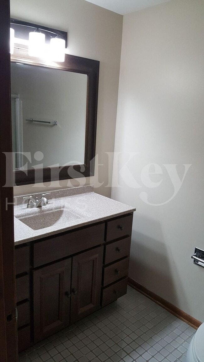 Building Photo - 1400 Brittany Ct