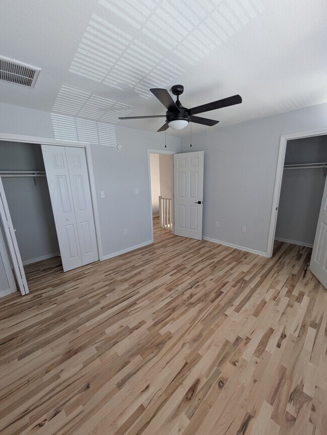 Building Photo - 918NP
