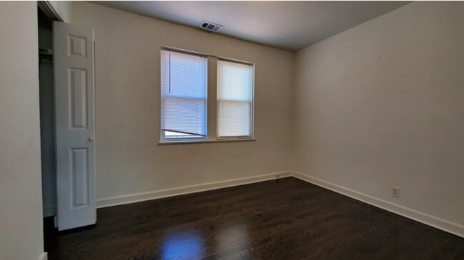 Building Photo - 3414 N Seeley Ave