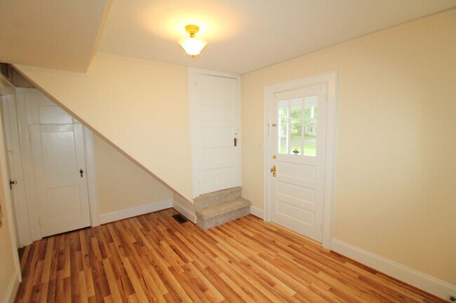 Building Photo - Charming 3 bedroom in Commonwealth!