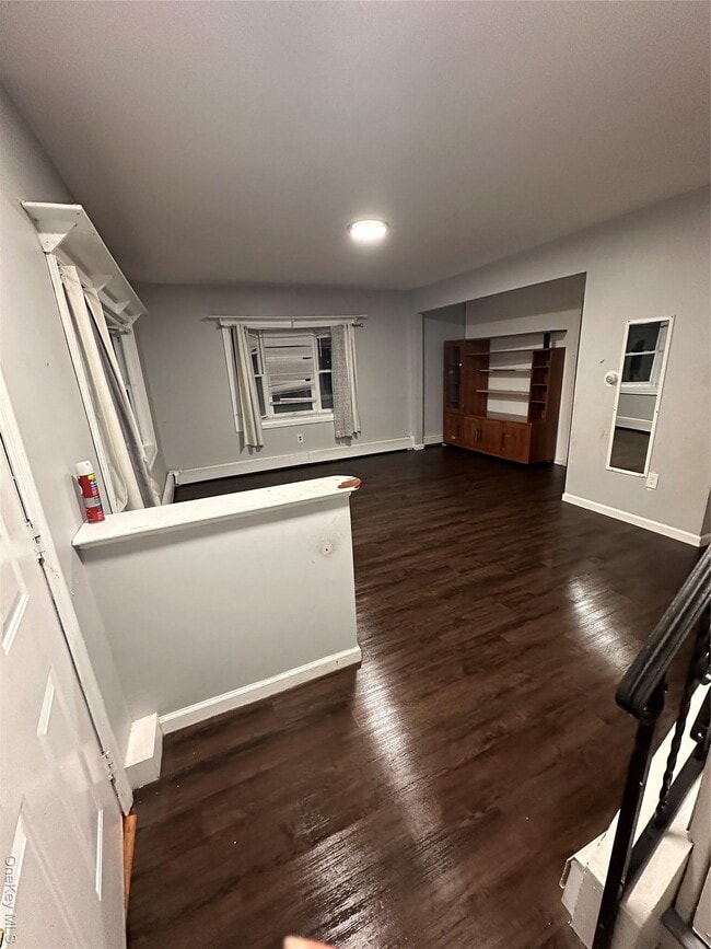 Building Photo - 44 Harding Ave