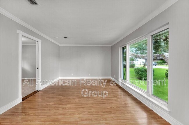 Building Photo - 20 Dogwood Ln