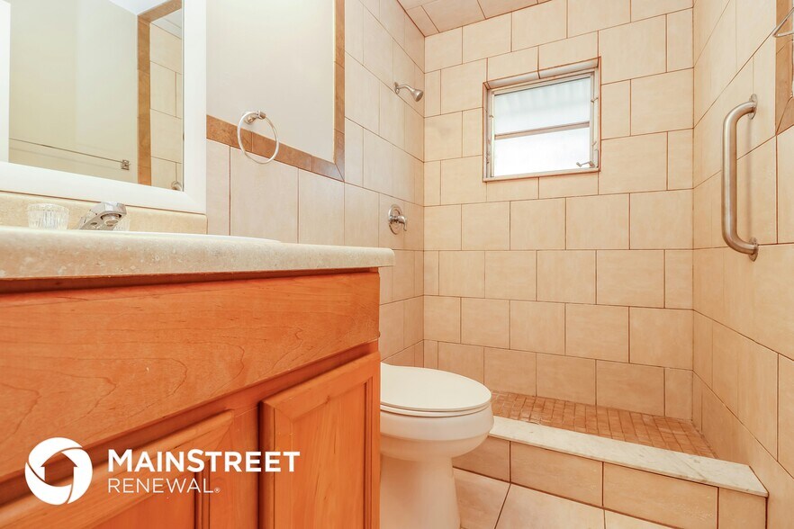 Building Photo - 9185 Chase St