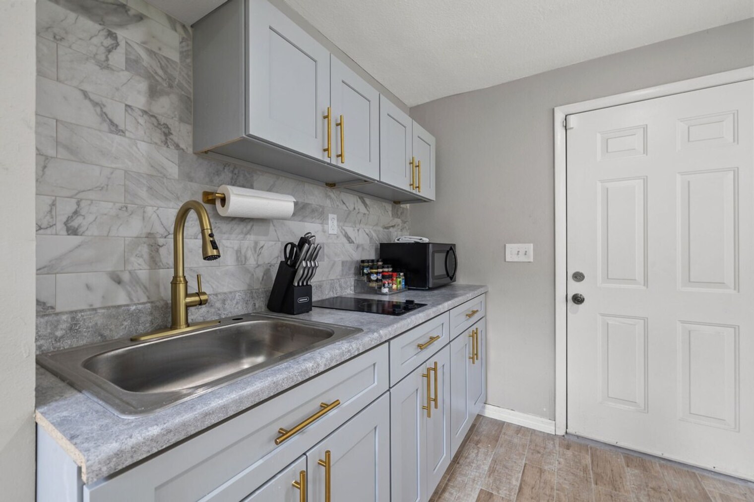 Building Photo - 4314 E Henry Ave