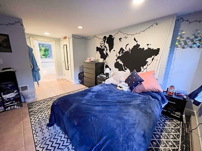 Building Photo - 57 Dwight St