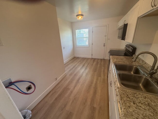 Building Photo - 80 Arden Cir