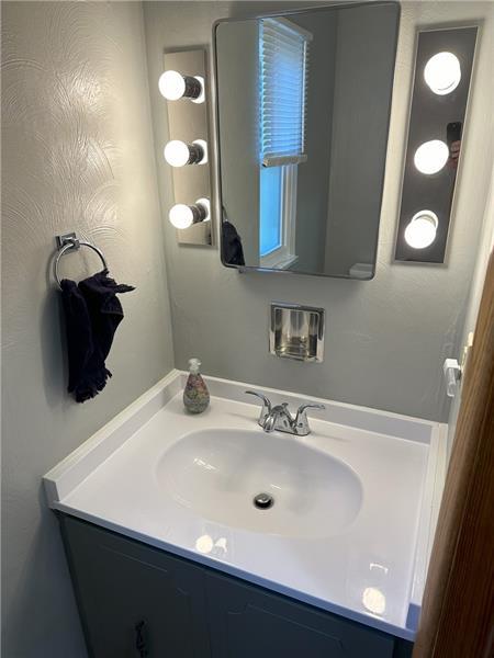 Building Photo - 728 N Pike Rd