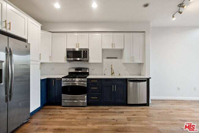 Building Photo - 629 Traction Ave