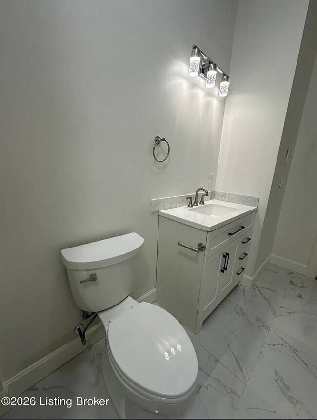 Building Photo - 540 S 4th St